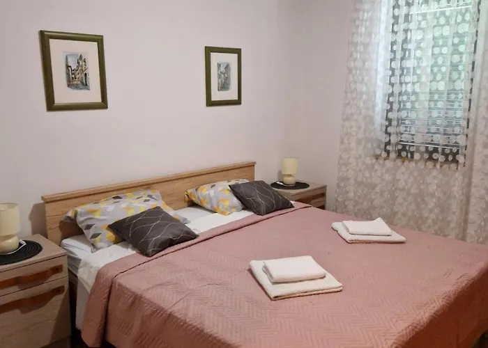 Seka Apartment *